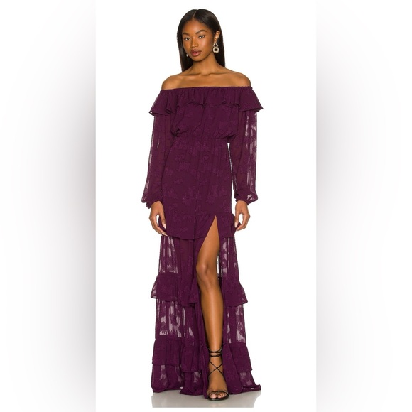 SIENNA MAXI DRESS
Tularosa
Color: Berry Red
Size: XXS - Picture 1 of 4